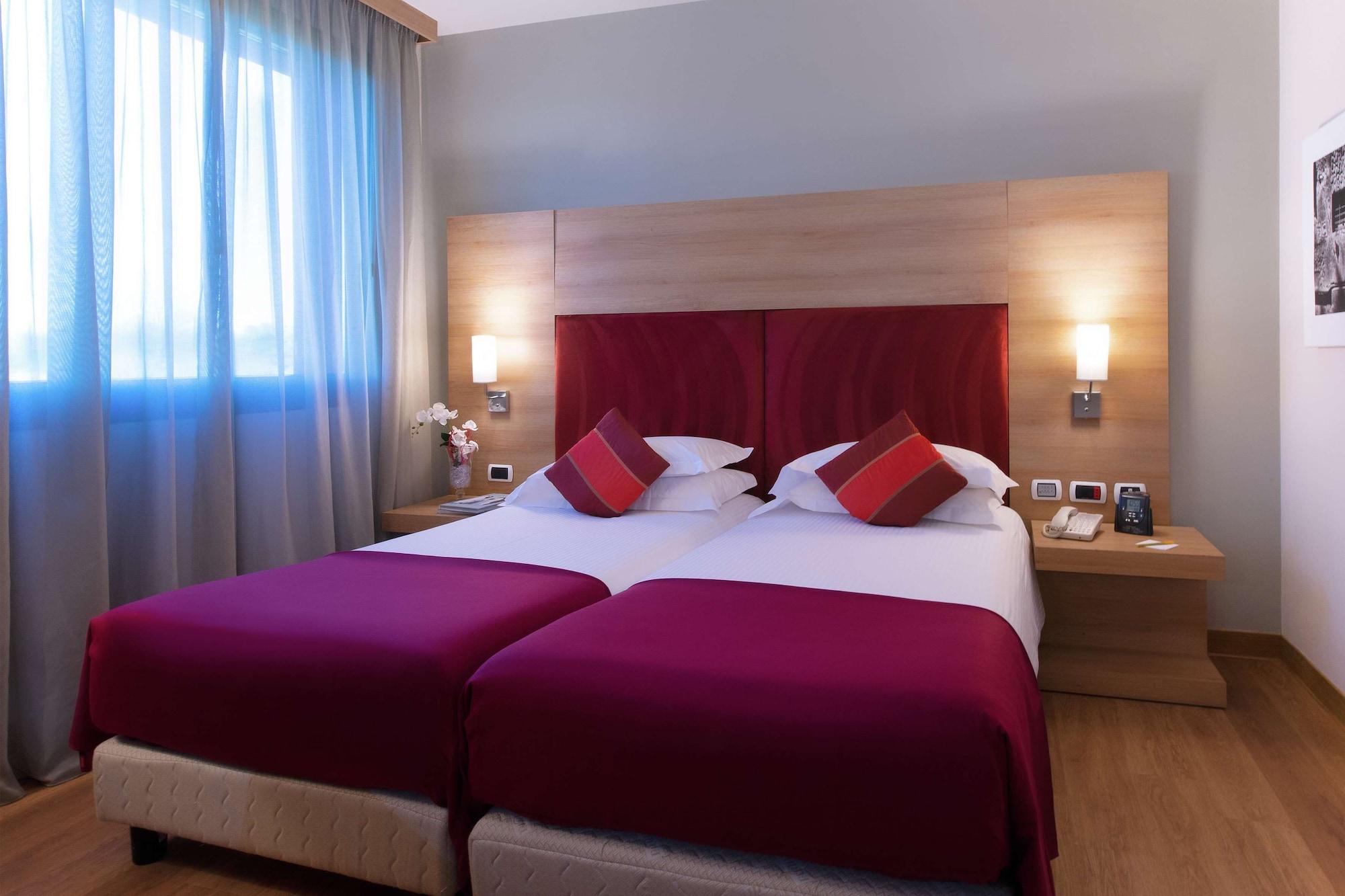 Dolce By Wyndham Milan Malpensa Hotel Somma Lombardo Bagian luar foto