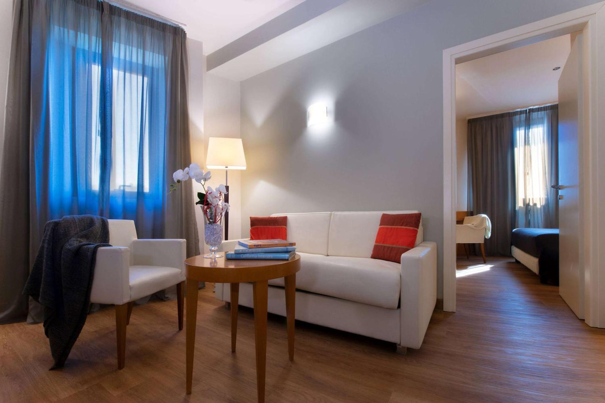 Dolce By Wyndham Milan Malpensa Hotel Somma Lombardo Bagian luar foto