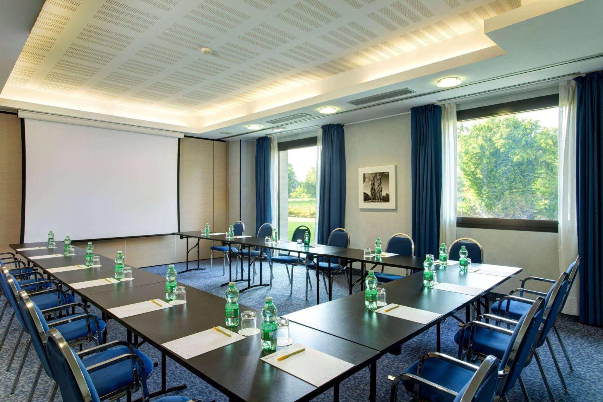 Dolce By Wyndham Milan Malpensa Hotel Somma Lombardo Bagian luar foto