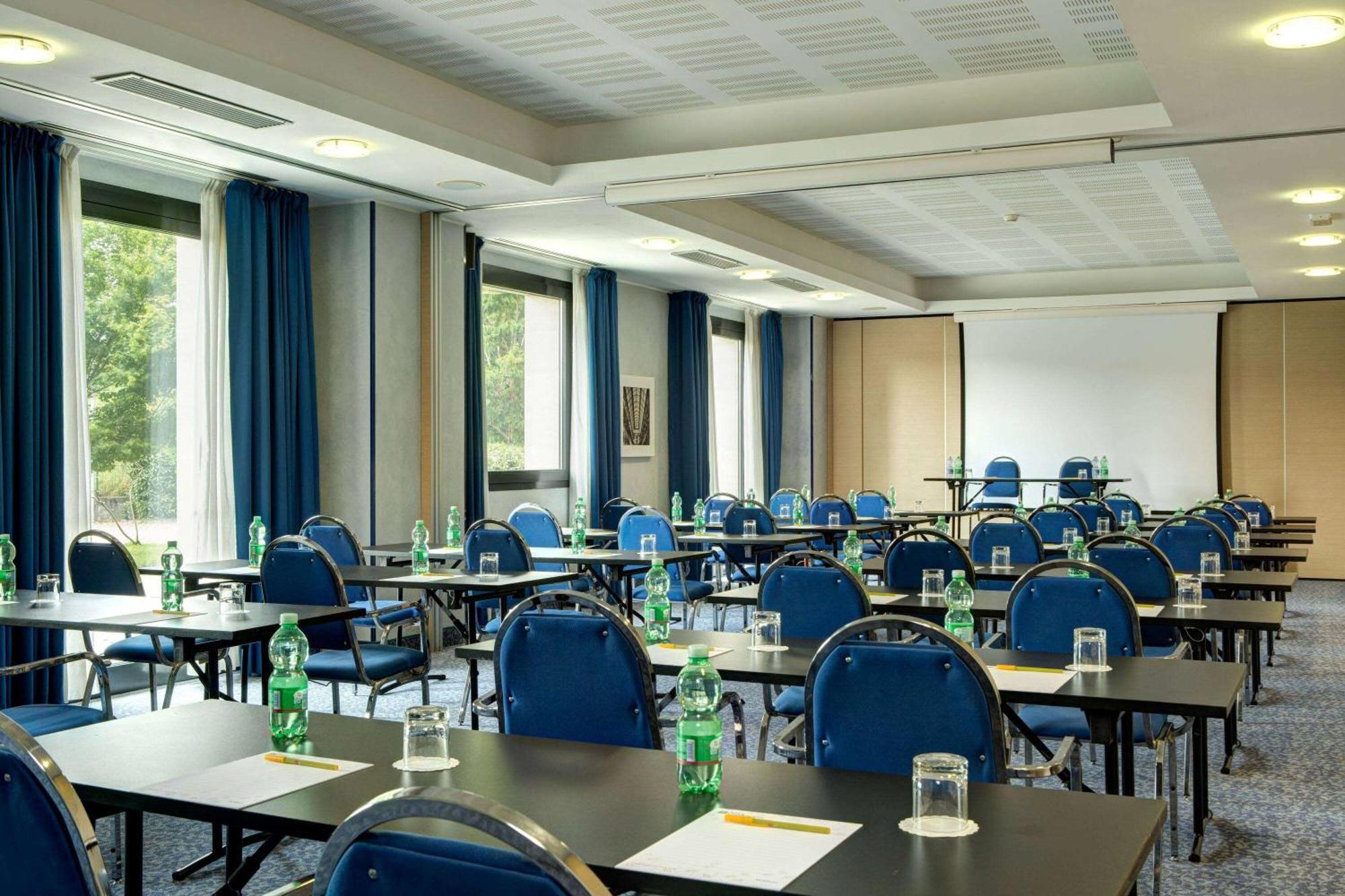 Dolce By Wyndham Milan Malpensa Hotel Somma Lombardo Bagian luar foto